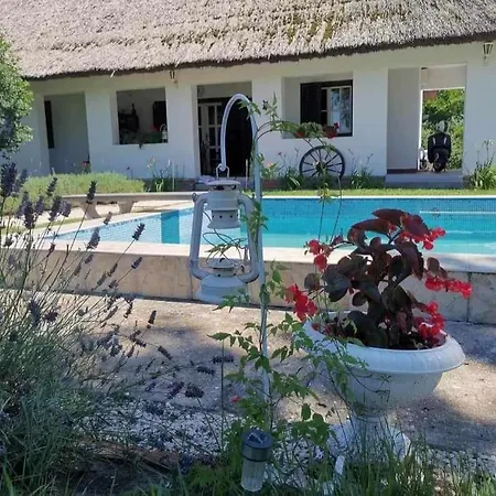 Ferienhaus Malom Tanya *