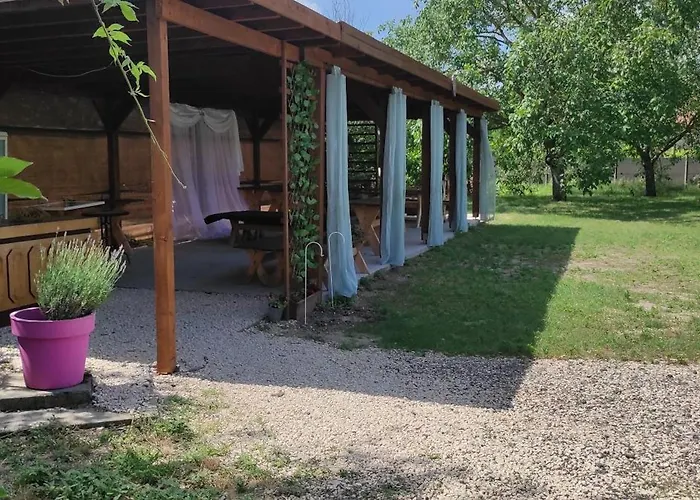 Malom Tanya Ferienhaus *